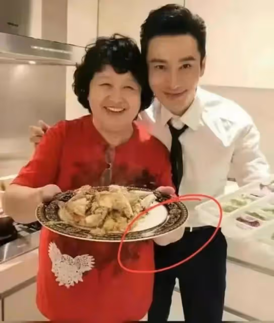 楊穎時尚資源未降級,黃曉明帶葉珂參加家宴,時間線經不起細扒
