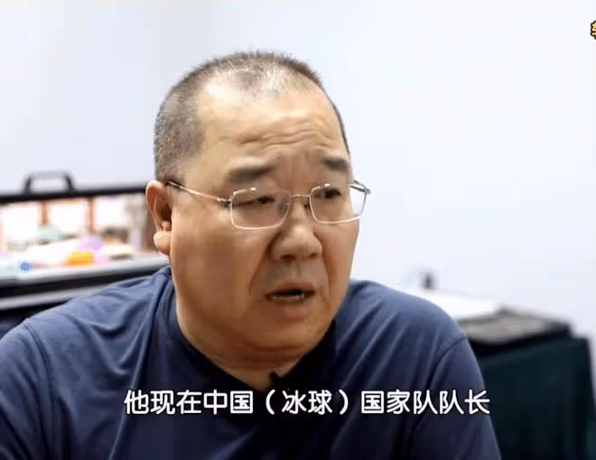 英達次子被批啃老一無是處,本人霸氣回應,和巴圖各走各路不聯繫