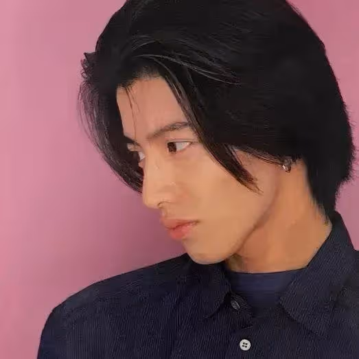 慘無人道!喜多川給未成年男孩注射雌激素,父母故意讓孩子和他睡