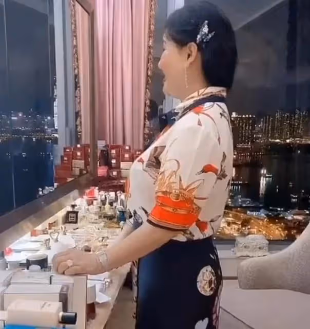 蔡天鳳香港豪宅內景曝光:前夫一家太不知足了,一個吊燈價值百萬