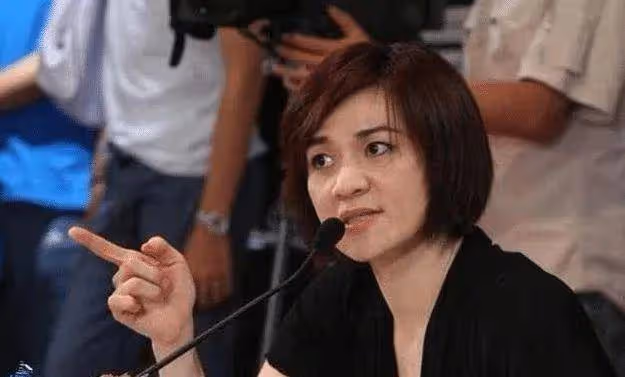 自認為自己很紅,上節目做導師時瘋狂耍大牌,被封殺後過成這樣!