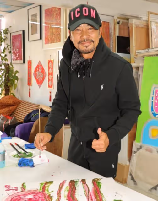 任達華自曝應允18歲女兒入行,遇襲右手只恢復八成,畫水墨畫自愈