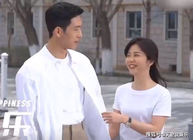 《歸路》譚松韻校服高馬尾清純爆表，井柏然迷的眼都移不開