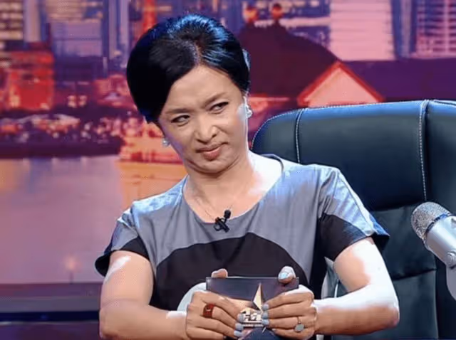 金星為何偏愛旗袍?當金星穿上連體褲,網友恍然大悟,女人味全無