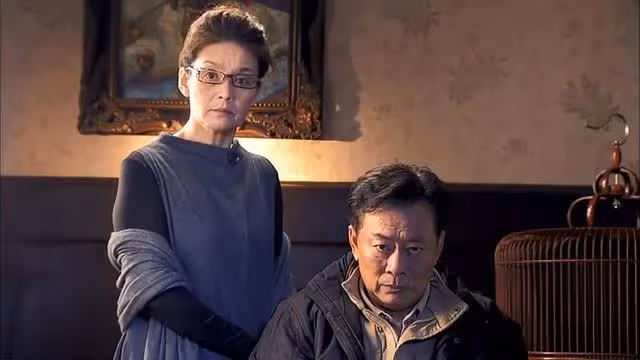真實故事：早上六點，岳母當著一家人的面，扯開了我身上的被子