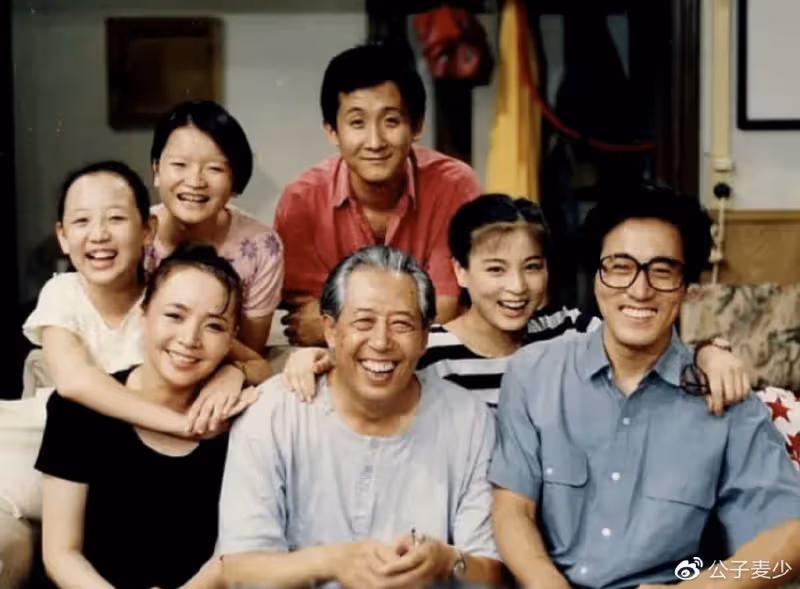 英達次子被網友惡評「啃老」!本人霸氣回懟,喊話哥哥巴圖希望聯繫他