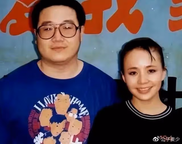 英達次子被網友惡評「啃老」!本人霸氣回懟,喊話哥哥巴圖希望聯繫他