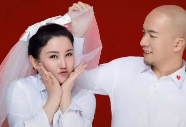 網紅辛吉飛結婚！女方二婚帶娃一臉旺夫相，曾因在方艙跳舞大火