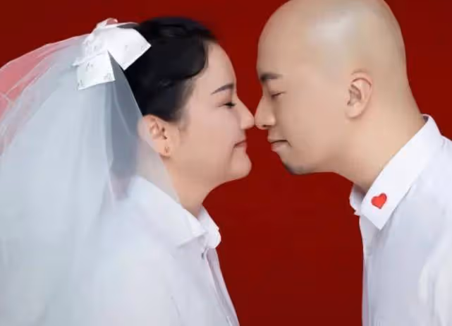 網紅辛吉飛結婚！女方二婚帶娃一臉旺夫相，曾因在方艙跳舞大火
