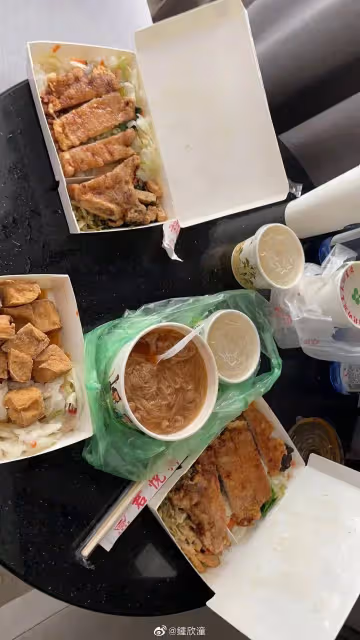 阿嬌曬與賈靜雯、王心凌合影近照,賈靜雯好顯老似兩代人