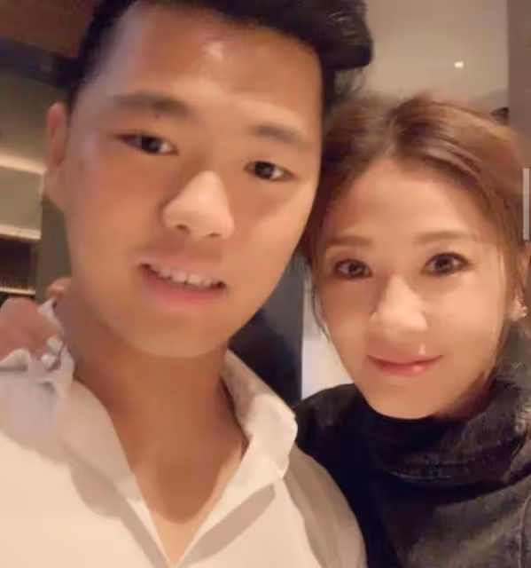 幸福少奶奶！前港姐曬近況超凍齡，曾與同屆亞軍爭嫁豪門轟動一時