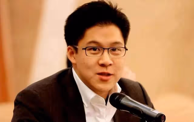 香港豪門兩大精英:霍啟剛走仕途初見鋒芒,鄭志剛在商界叱吒風雲