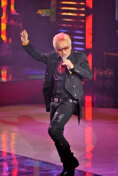 紅極一時的台灣偶像，一首歌紅遍大江南北　63歲患病去世「3個前妻」無一參加葬禮！