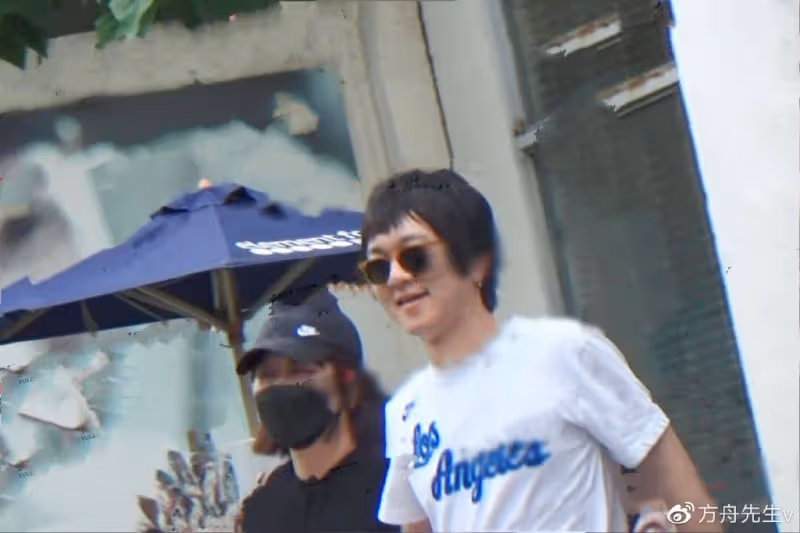 馬思純張哲軒在香港再被偶遇,馬思純瘦回從前,一條腰帶近2000元