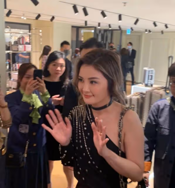 何超蓮竇驍即將結婚,阿Sa親口證實婚訊:我說恭喜,她答多謝!