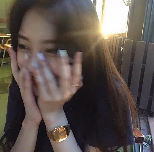 頂級人氣美女爭議後消失是忙著打官司要錢？大好星途被自己作沒