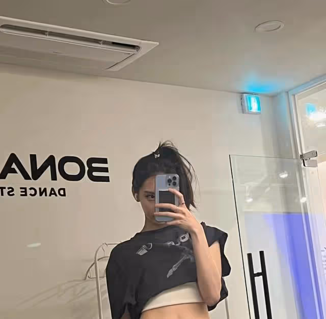 頂級人氣美女爭議後消失是忙著打官司要錢？大好星途被自己作沒