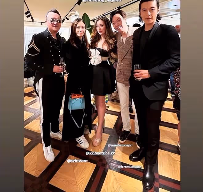 何倩珩和舅舅何猷君露面,小姨何超欣也一起在國外同游