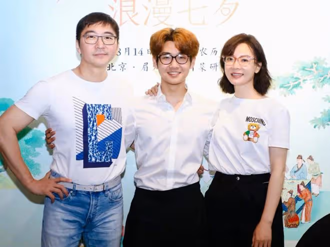 陳數生日獲老公夾菜被摟著許願,力破婚變傳聞,網傳第三者也在場