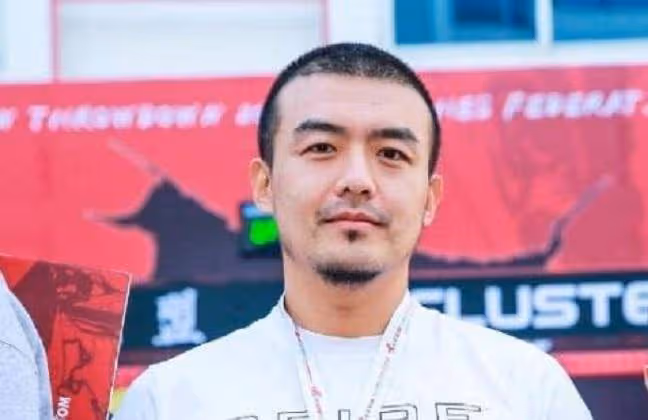 靠顏值走紅的娜扎，被三個前任曝出私人照片，被稱圈中渣男收割機