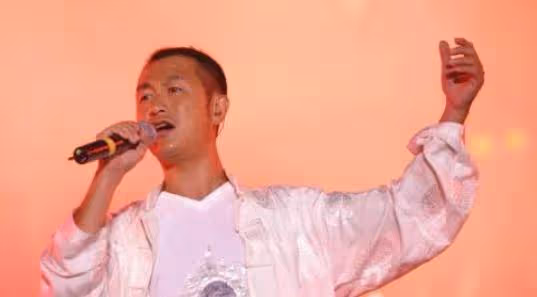 有名的音樂才子，愛了章子怡七年，卻因一場感冒英年早逝