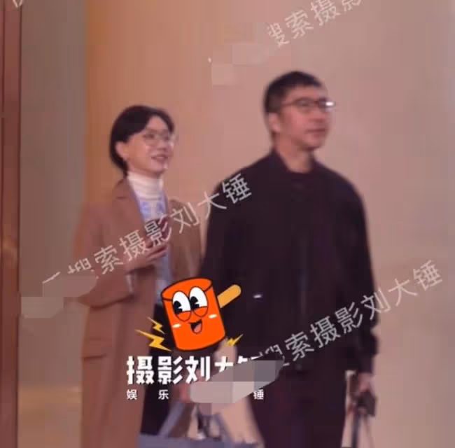陳數夫婦出軌風波後同框，老公貼心照顧，網傳小三現身聚會引爭議