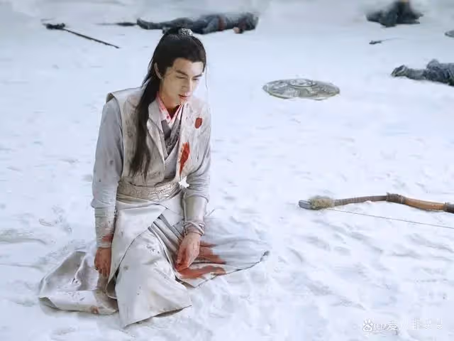 古裝劇中的「美強慘」男主,愛是黑暗中的救贖,哪位是你的意難平
