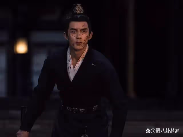 古裝劇中的「美強慘」男主,愛是黑暗中的救贖,哪位是你的意難平