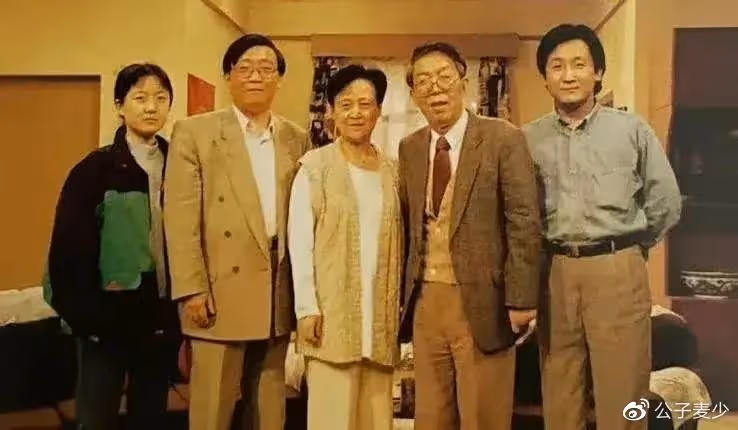 梁天母親諶容:一個月內連續喪夫喪子,女婿英達的做法卻讓她心寒