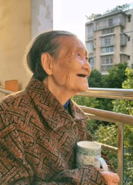 「廚房裡能做飯，房間能睡覺」94歲阿嬤極簡生活火了，堅持「斷舍離」，房間一塵不染，被34萬網友羨慕
