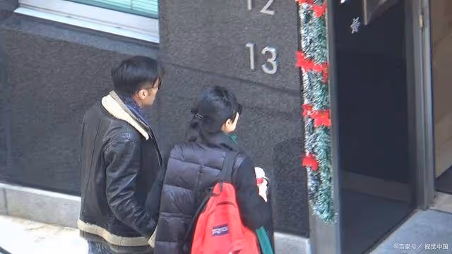 王菲謝霆鋒牽手照再次轟動整個娛樂圈，網友紛紛表示太難得了