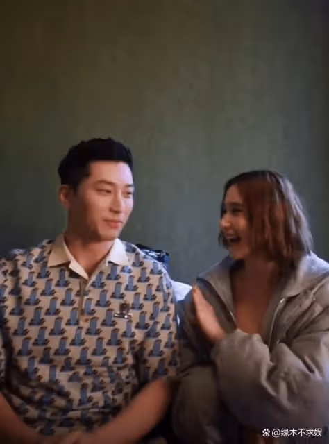 世紀牽手、婚期將至、被扒戀愛，一天5對秀恩愛有人祝福有人被罵