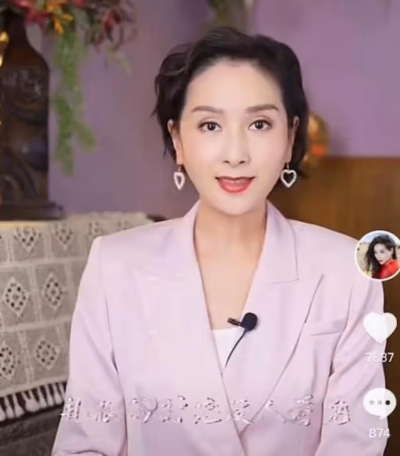 魅力不減!49歲前知名亞姐近況曝光,曾誤當小三遭正印當眾掌摑