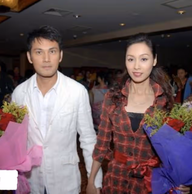 郭可盈林文龍慶結婚19周年,在高檔餐廳約會,獲母親送水晶比翼鳥