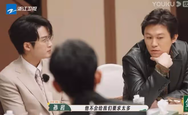 唐小虎談《狂飆》,對他的人品讚不絕口,隻字未提張譯