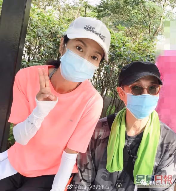 身材日漸消瘦粉絲憂心健康!73歲TVB老戲骨精神奕奕為愛犬切蛋糕慶生