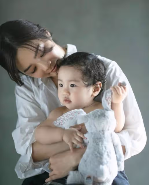 高梓淇前妻蔡琳罕曬兒子童年照,寶寶四肢肉嘟嘟,長得又小又成熟