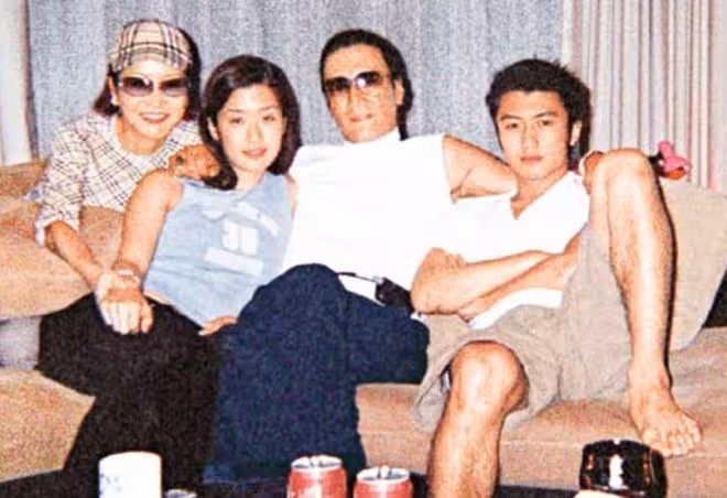 謝霆鋒妹妹謝婷婷的生父首曝光?疑似是白髮外國富商,年齡差驚人