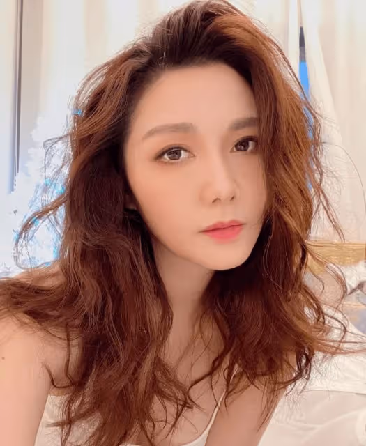 甜蜜!TVB視帝直呼未婚妻為老婆!自爆對婚禮沒太多憧憬原因...