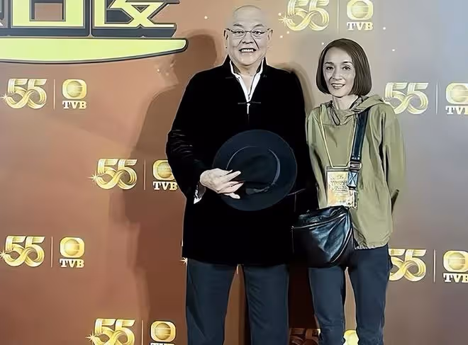 73歲TVB老戲骨顏國梁近照曝光，因患癌瘦成皮包骨，撐病軀賺外快
