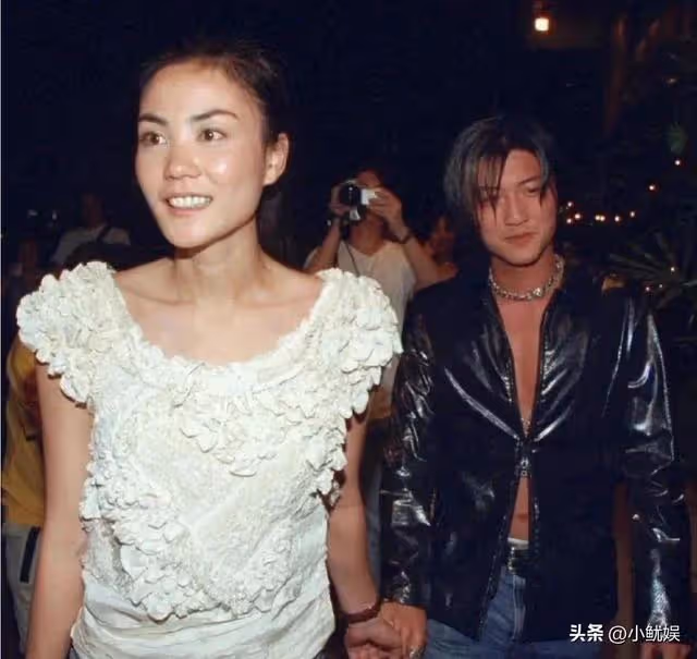 54歲王菲和43歲謝霆鋒大方認愛,張柏芝的回應引發熱議