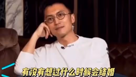 王菲陪謝霆鋒返港工作,改做跟班女友,疑與張柏芝情人節曬照有關