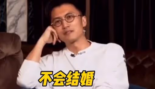 王菲陪謝霆鋒返港工作,改做跟班女友,疑與張柏芝情人節曬照有關