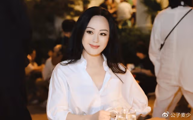 年輕時的章小蕙有多美？與鍾鎮濤離婚24年後，59歲活成人生贏家