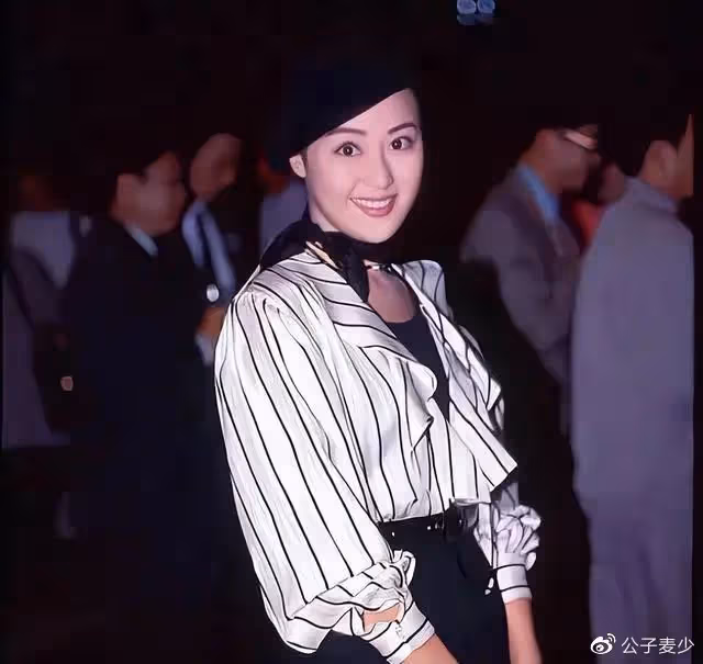 年輕時的章小蕙有多美？與鍾鎮濤離婚24年後，59歲活成人生贏家