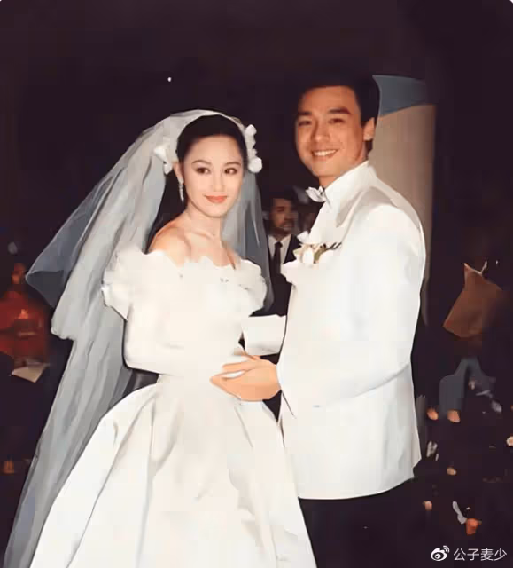 年輕時的章小蕙有多美?與鍾鎮濤離婚24年後,59歲活成人生贏家