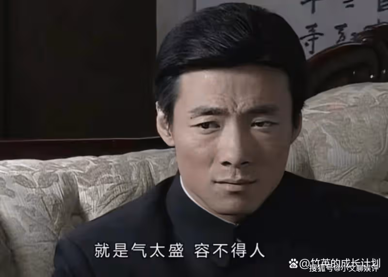 《潛伏》吳敬中最後為何要帶走余則成？不是賞識他，而是為了保命