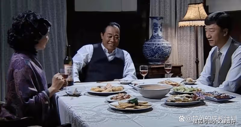 《潛伏》吳敬中最後為何要帶走余則成？不是賞識他，而是為了保命