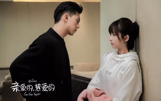 曝大熱男女主搞劇組夫妻!女方經驗豐富,男方和90後女星戀愛睡粉