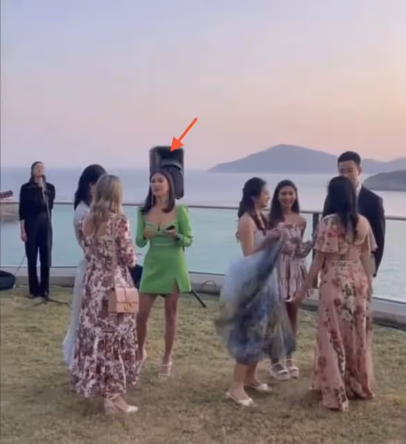 賭王兒女出席富豪婚禮，何超欣何猷君穿運動服顯隨意，外甥女露面